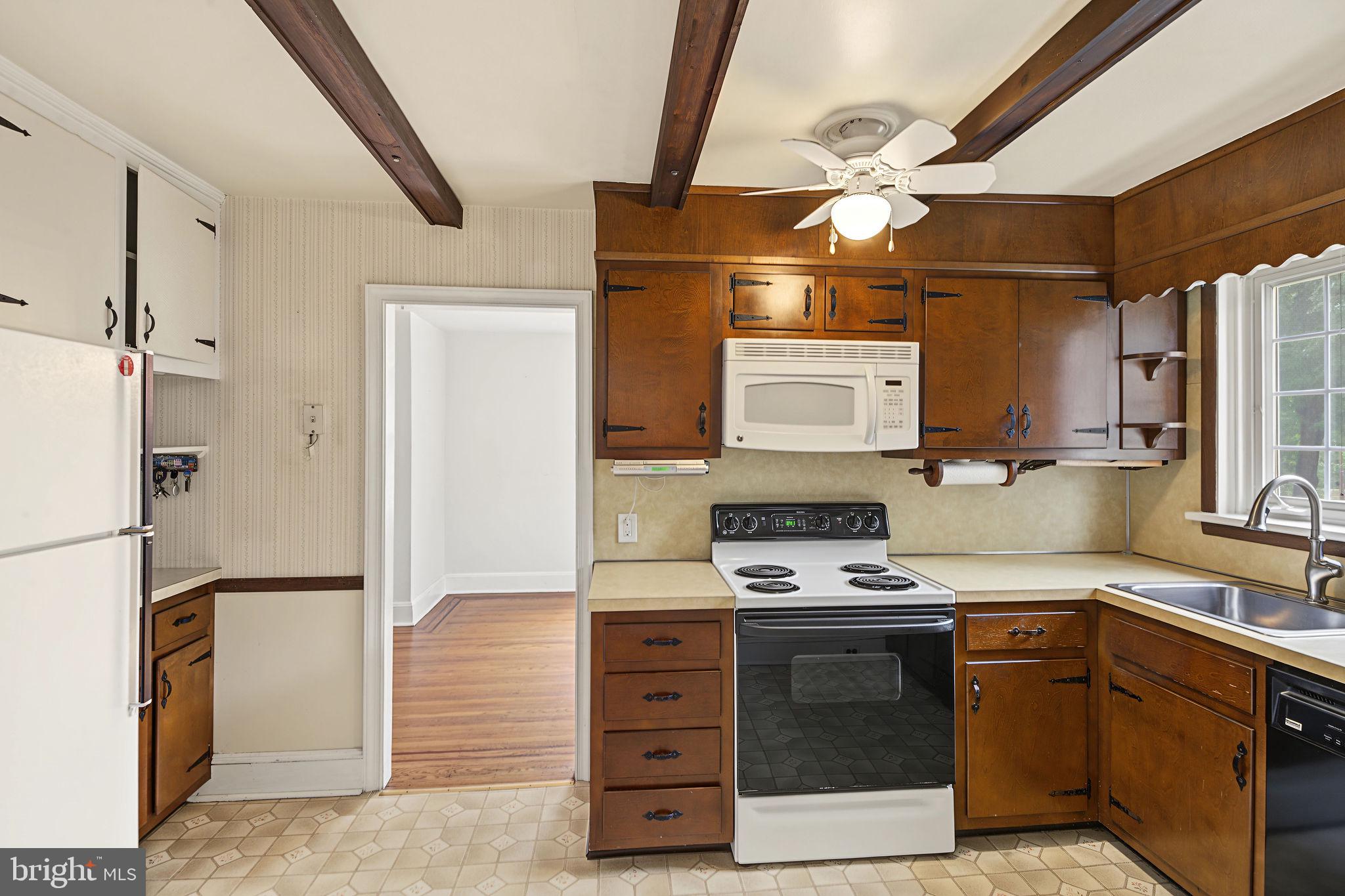 2445 Park Road Warrington, PA 18976 - Photo 15 of 40 Gallery Image 15