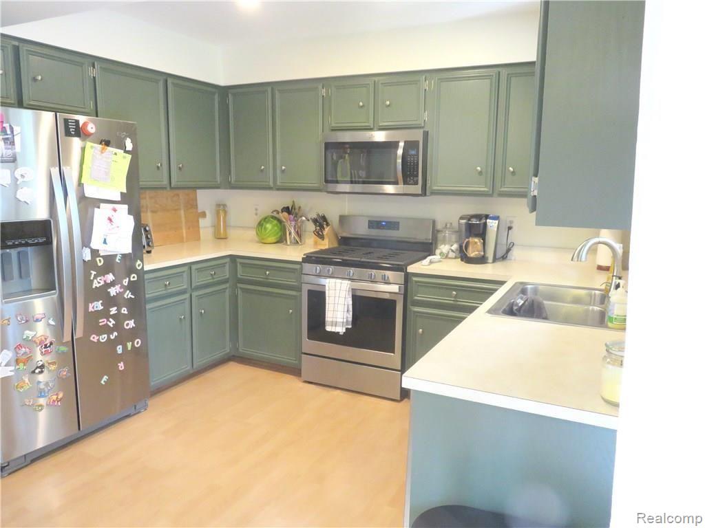 521 Utah Road Rochester Hills, MI 48307 - Photo 7 of 34