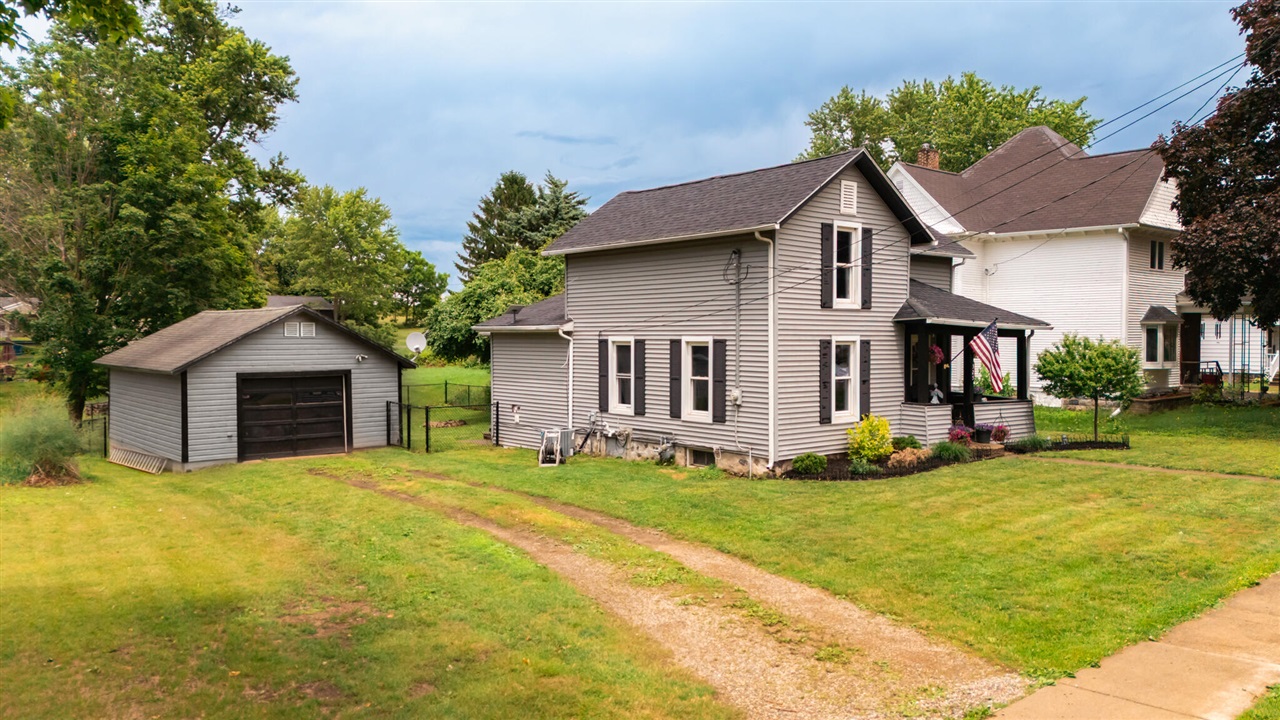 325 Grand Street Springport, MI 49284 - Photo 3 of 32