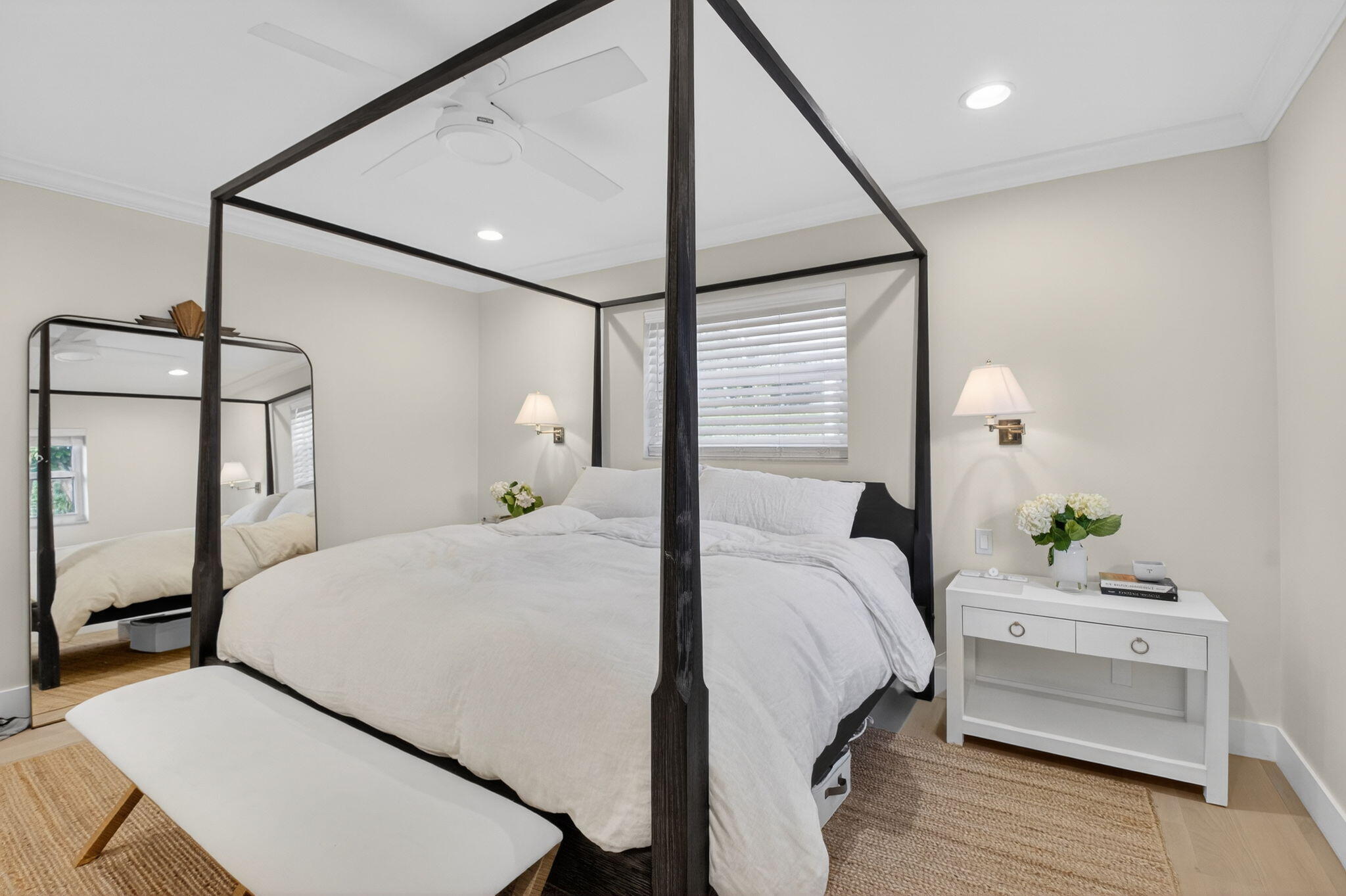 525 Sunset Road Boynton Beach, FL 33435 - Photo 33 of 62 a bed room with a bed and a potted plant