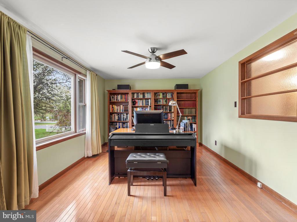 18122 Cashell Road Rockville, MD 20853 - Photo 7 of 58 Gallery Image 7