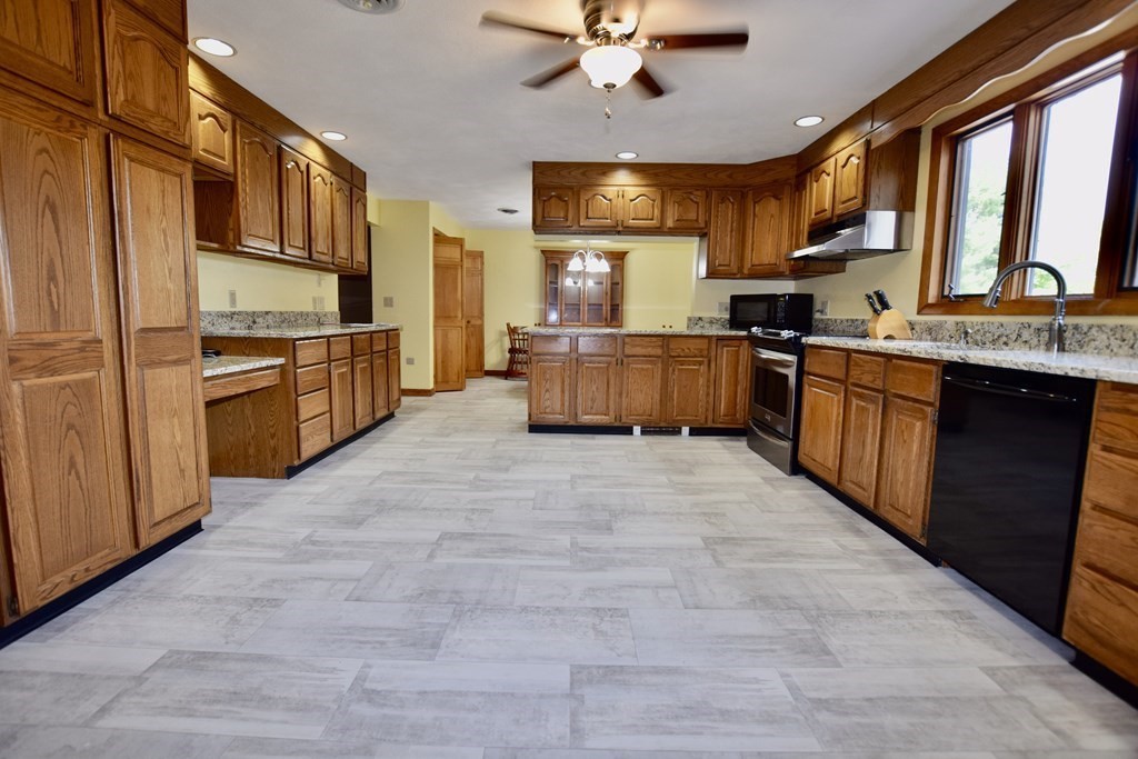 93 Howland Road Lakeville, MA 02347 - Photo 11 of 41