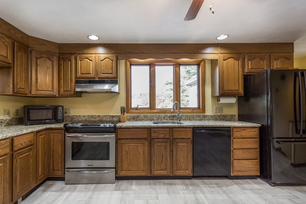 93 Howland Road Lakeville, MA 02347 - Photo 9 of 41