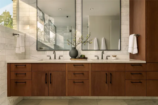 $2,750,000 | 915 Columbus Street, Austin, TX 78704