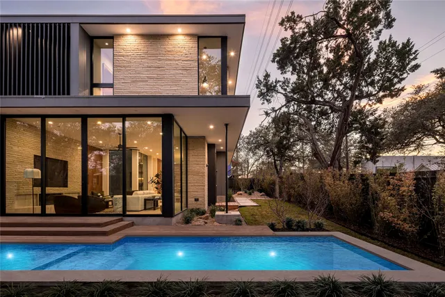$2,750,000 | 915 Columbus Street, Austin, TX 78704