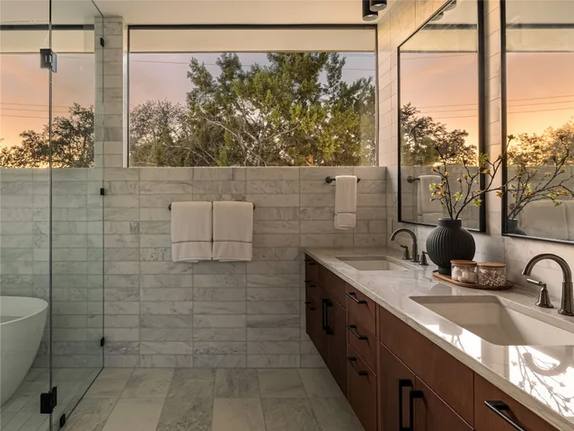 $2,750,000 | 915 Columbus Street, Austin, TX 78704