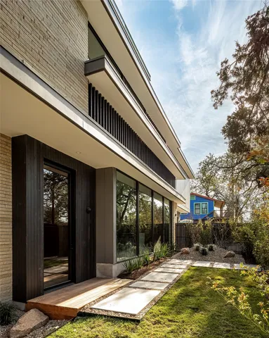 $2,750,000 | 915 Columbus Street, Austin, TX 78704