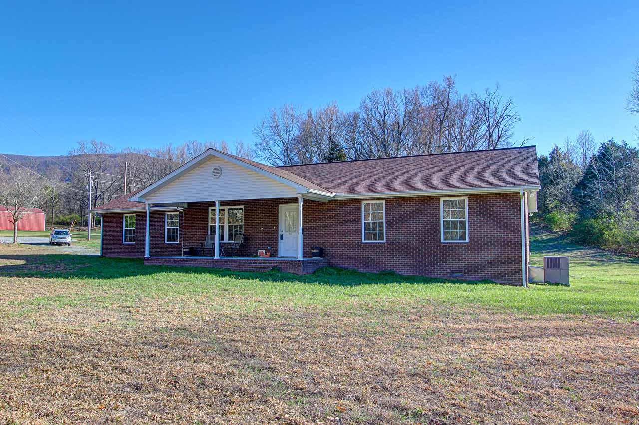 1025 Sweetwater Road Newport, TN 37821 - Photo 1 of 30 01