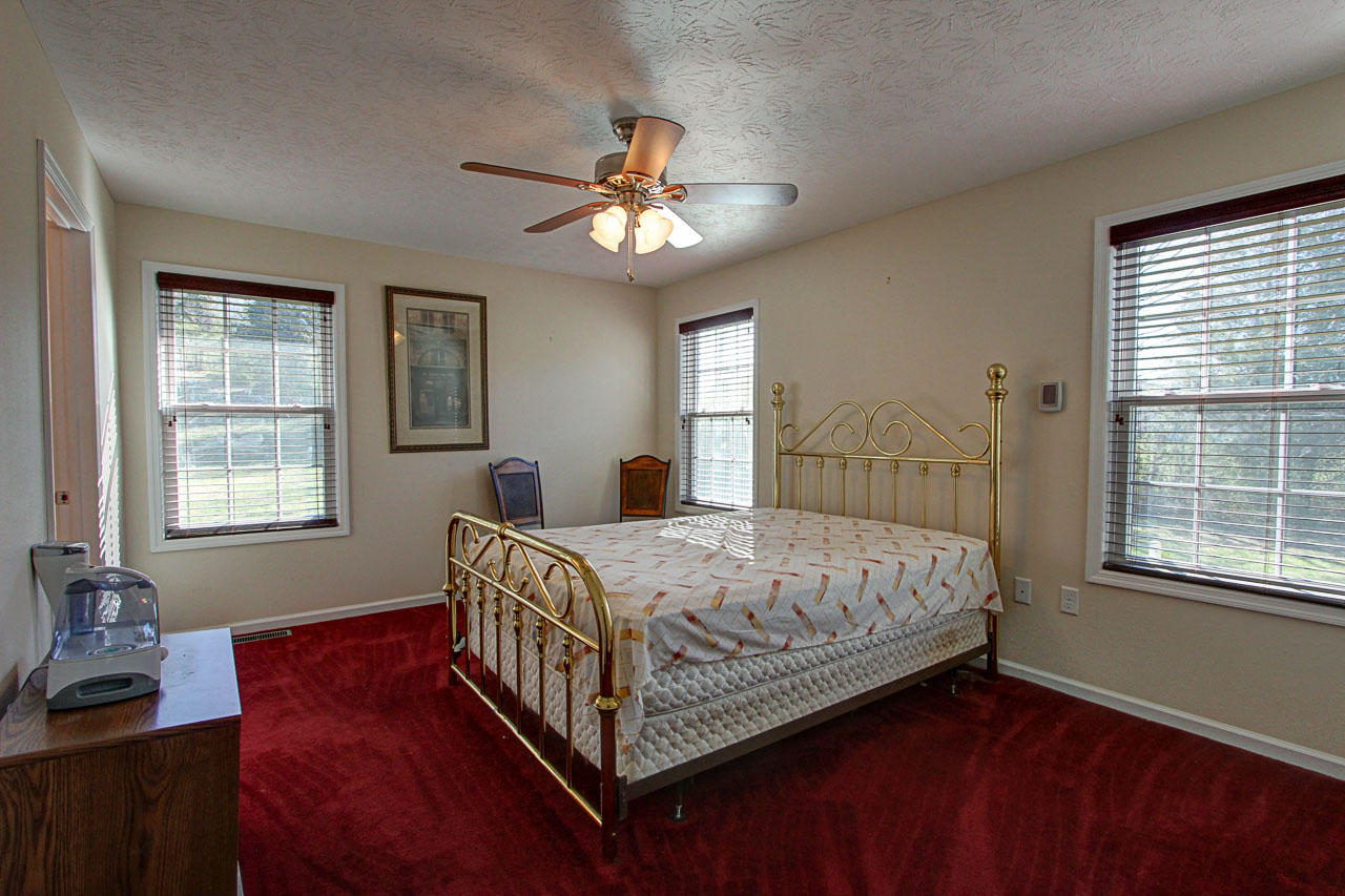 1025 Sweetwater Road Newport, TN 37821 - Photo 12 of 30 12