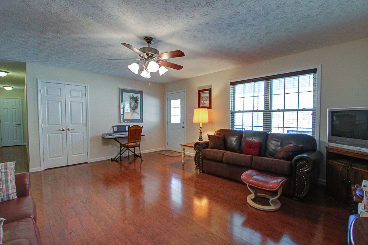 1025 Sweetwater Road Newport, TN 37821 - Photo 3 of 30 03