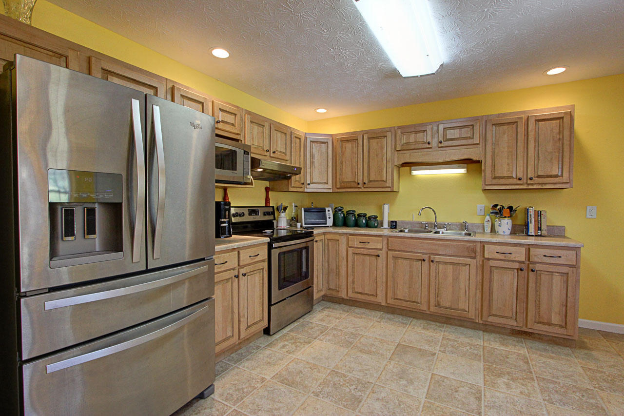 1025 Sweetwater Road Newport, TN 37821 - Photo 5 of 30 05