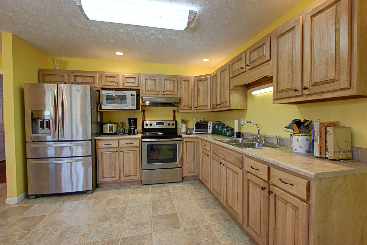 1025 Sweetwater Road Newport, TN 37821 - Photo 6 of 30 06