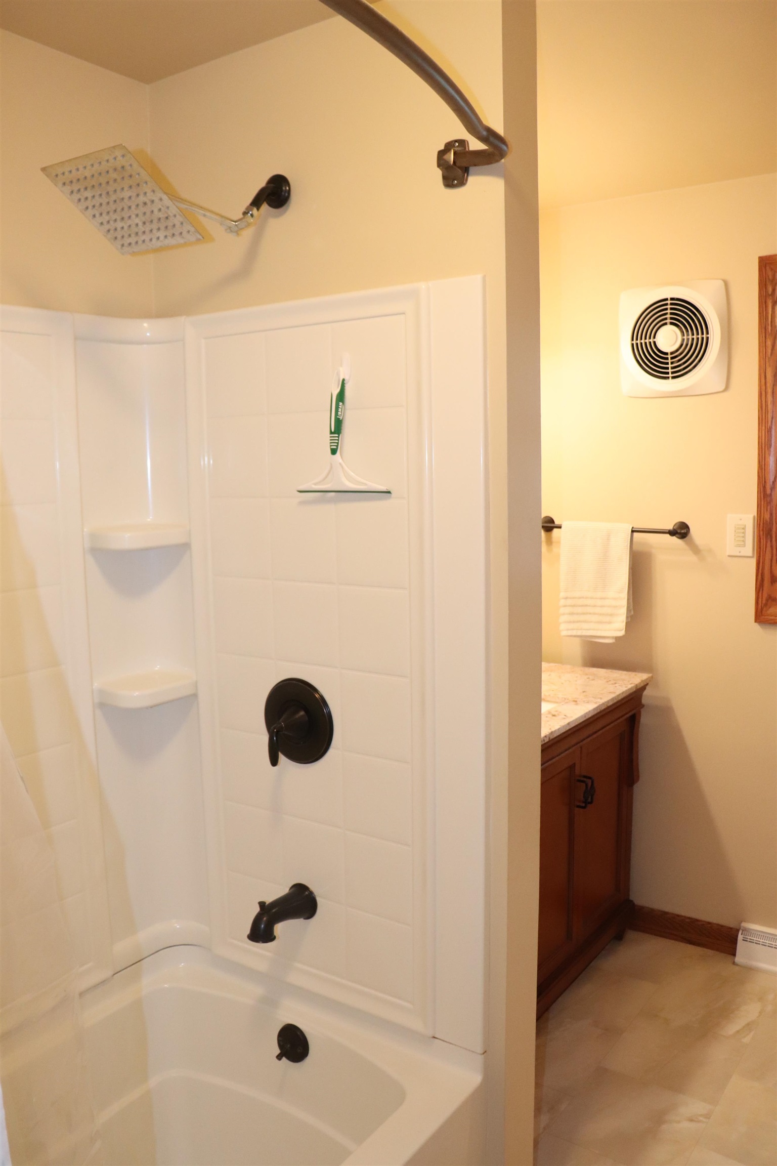 303 Yale Street Bay City, MI 48708 - Photo 39 of 58
