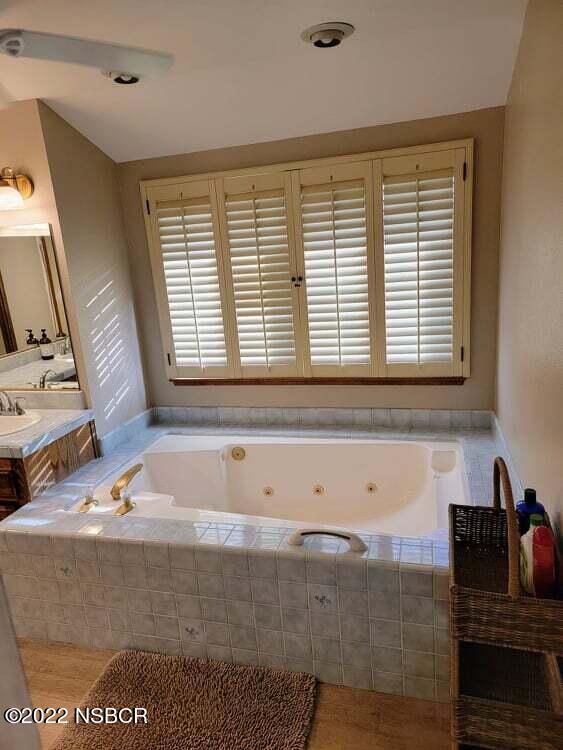 4387 Greenbrier Road Lompoc, CA 93436 - Photo 23 of 39 Soaking Tub