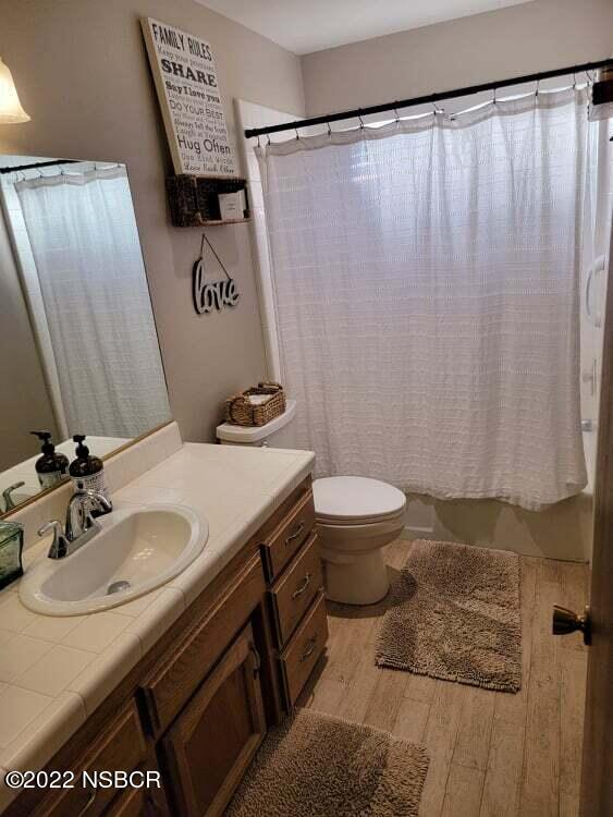 4387 Greenbrier Road Lompoc, CA 93436 - Photo 31 of 39 Guest Bath