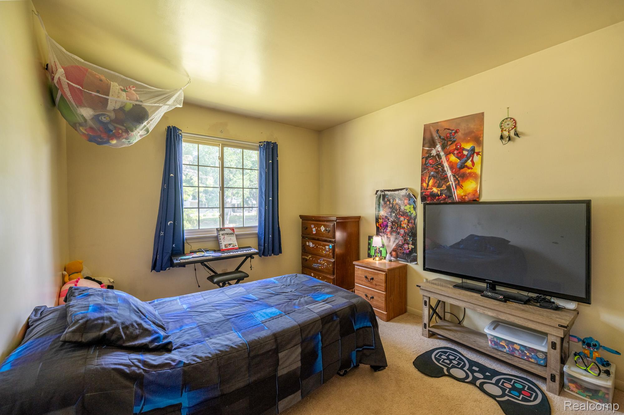 3276 Hammerberg Road Flint, MI 48507 - Photo 9 of 22 3276 HAMMERBERG Rd-19.jpg