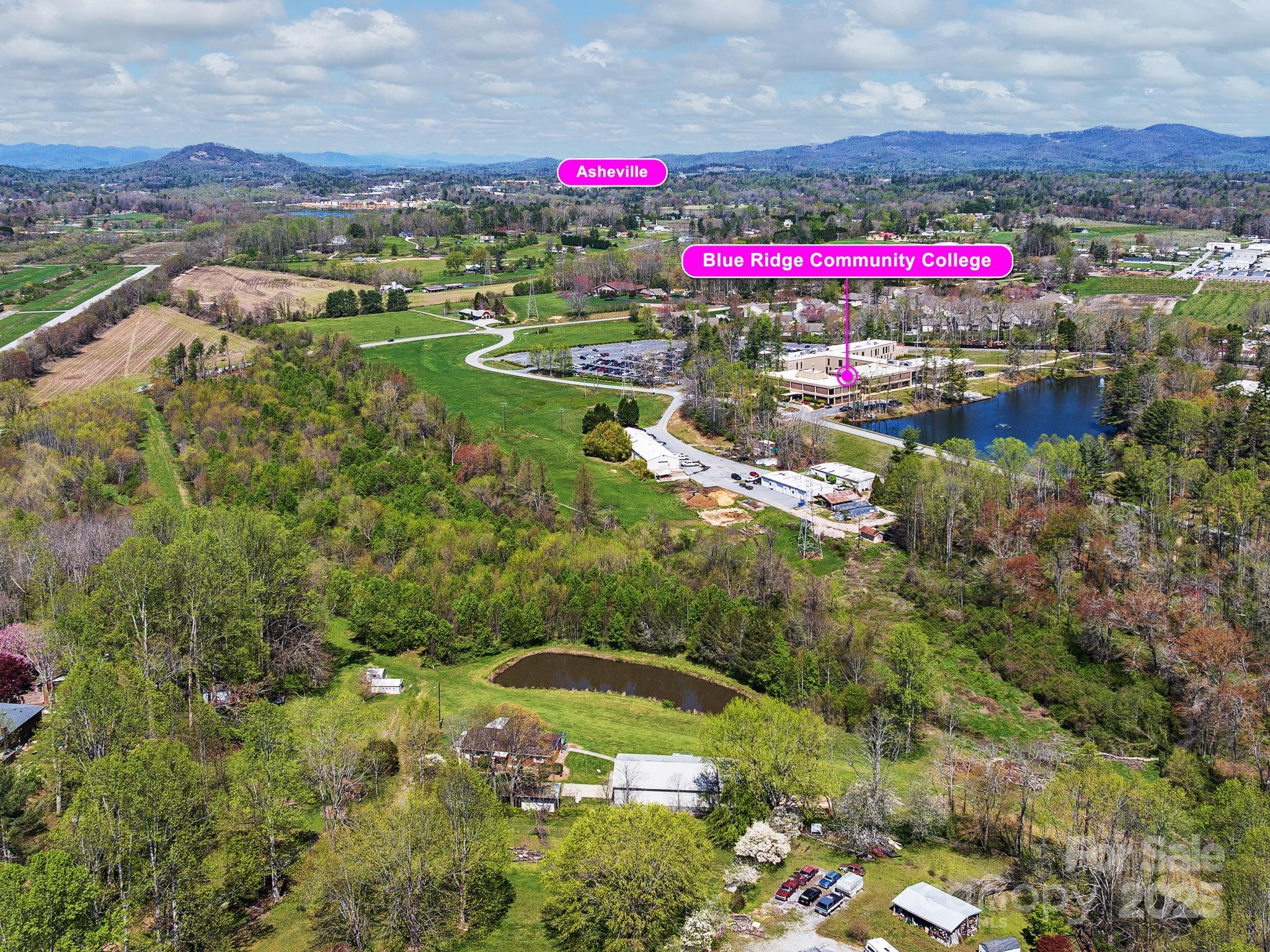 520 Loop Road Hendersonville, NC 28792 - Photo 15 of 39