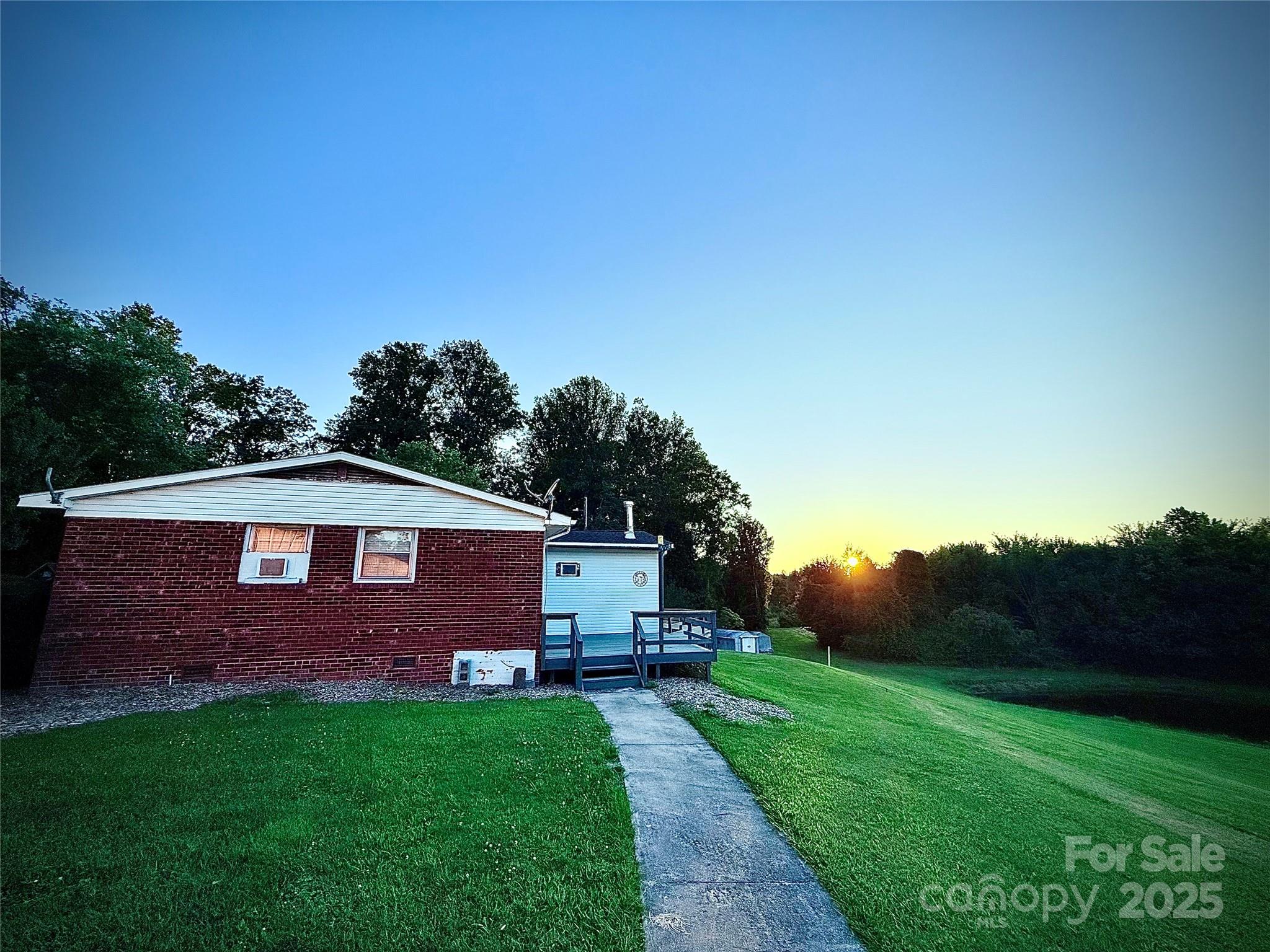 520 Loop Road Hendersonville, NC 28792 - Photo 19 of 39