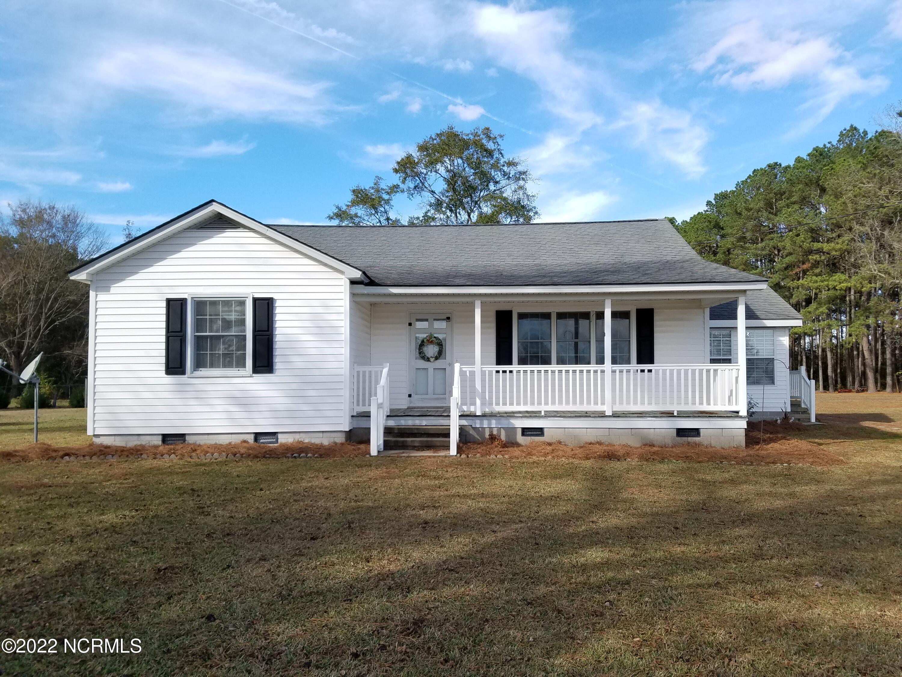 502 Loop Road Cove City, NC 28523 - Photo 1 of 39 20221114_135451