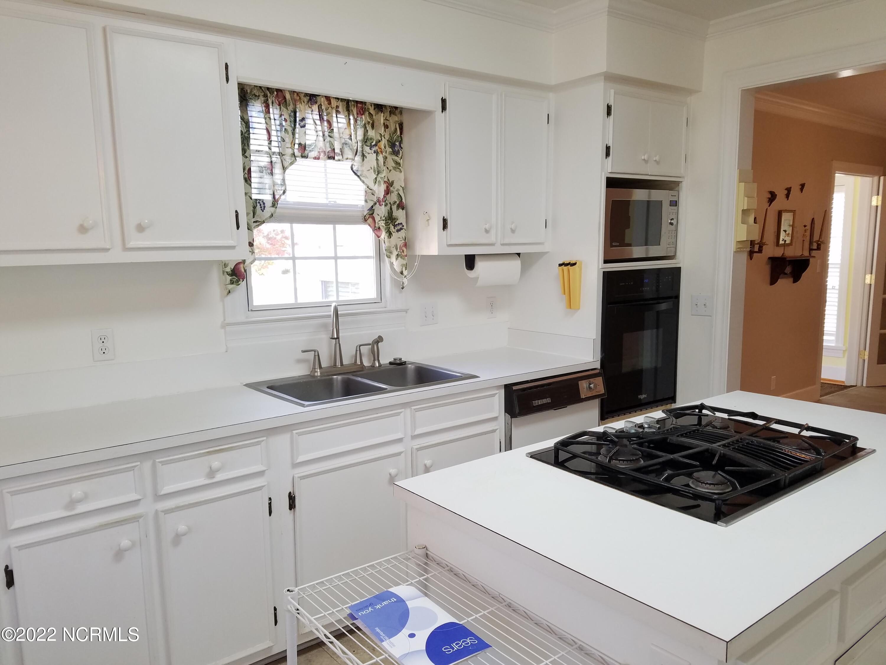 502 Loop Road Cove City, NC 28523 - Photo 20 of 39 Kitchen