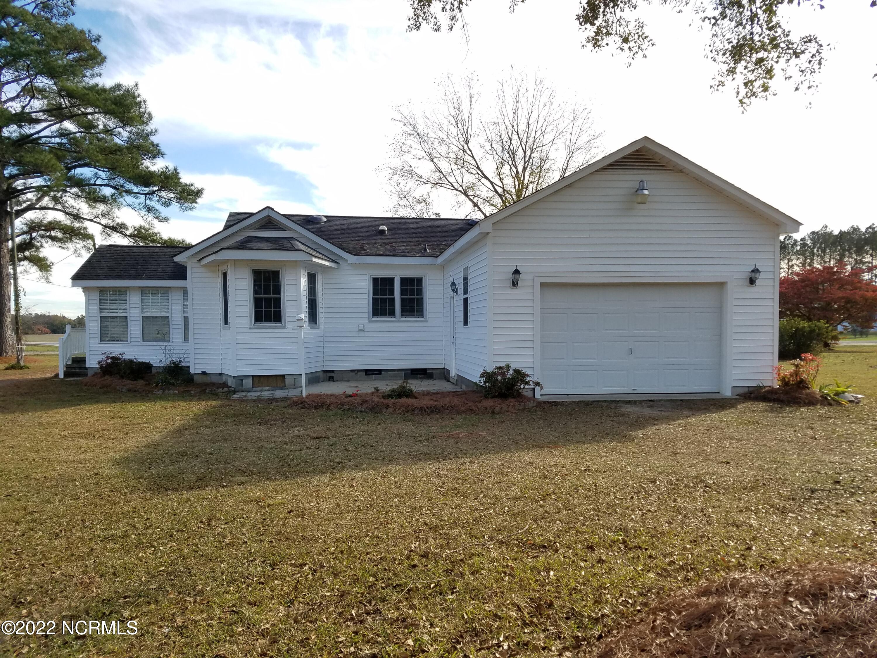 502 Loop Road Cove City, NC 28523 - Photo 2 of 39 Rear View