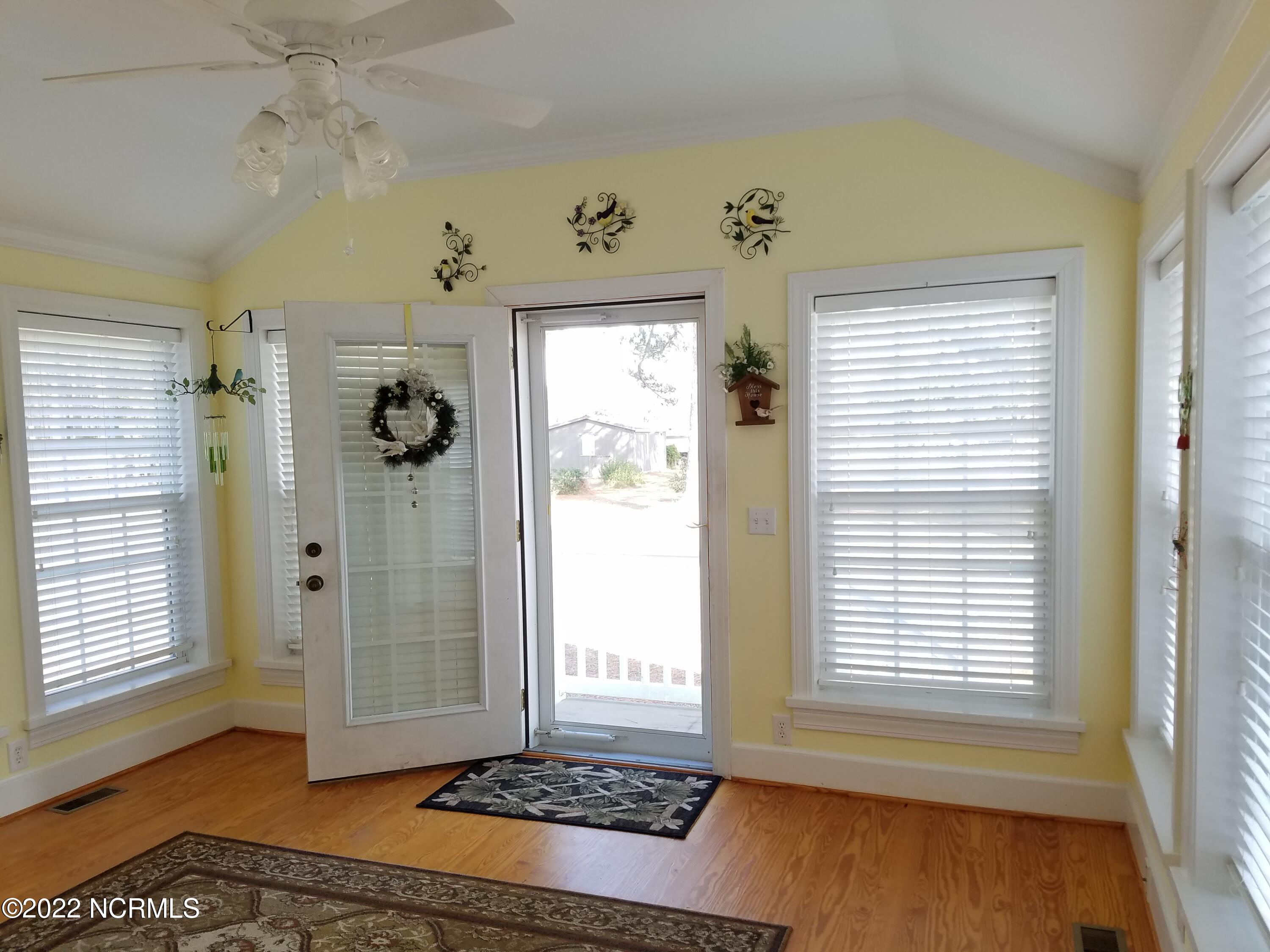 502 Loop Road Cove City, NC 28523 - Photo 23 of 39 Sun Room