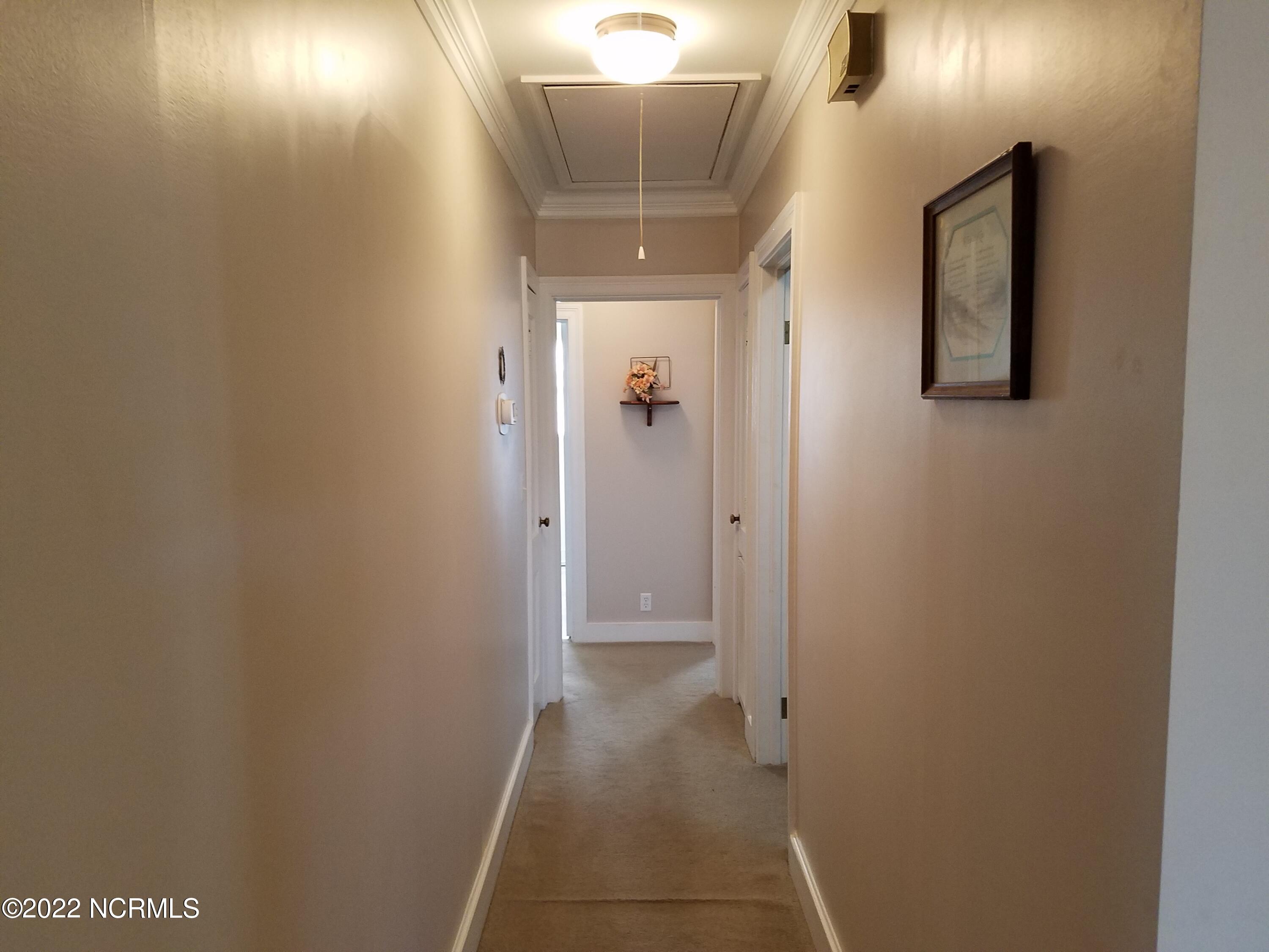 502 Loop Road Cove City, NC 28523 - Photo 26 of 39 Hall