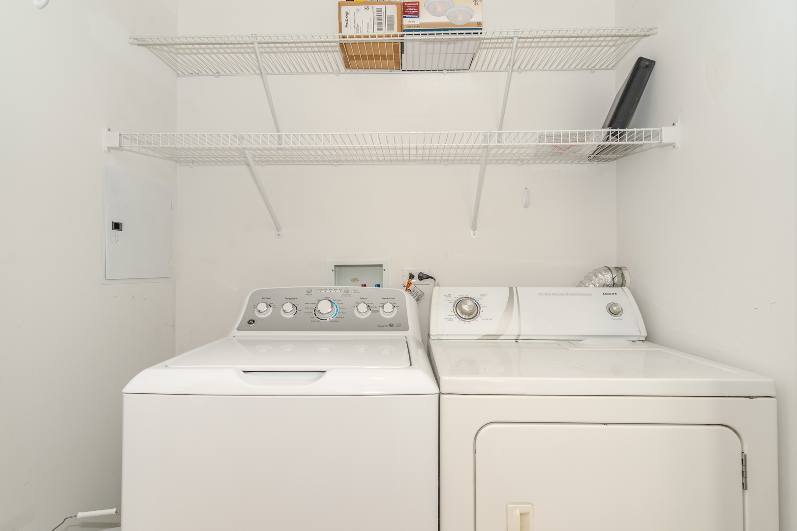 8 East Randolph Street, Unit 1806 Chicago, IL 60601 - Photo 17 of 23 a utility room with dryer and washer