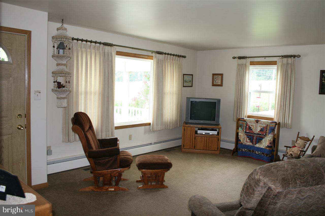 1481 Jacobs Mill Road Hanover, PA 17331 - Photo 3 of 24