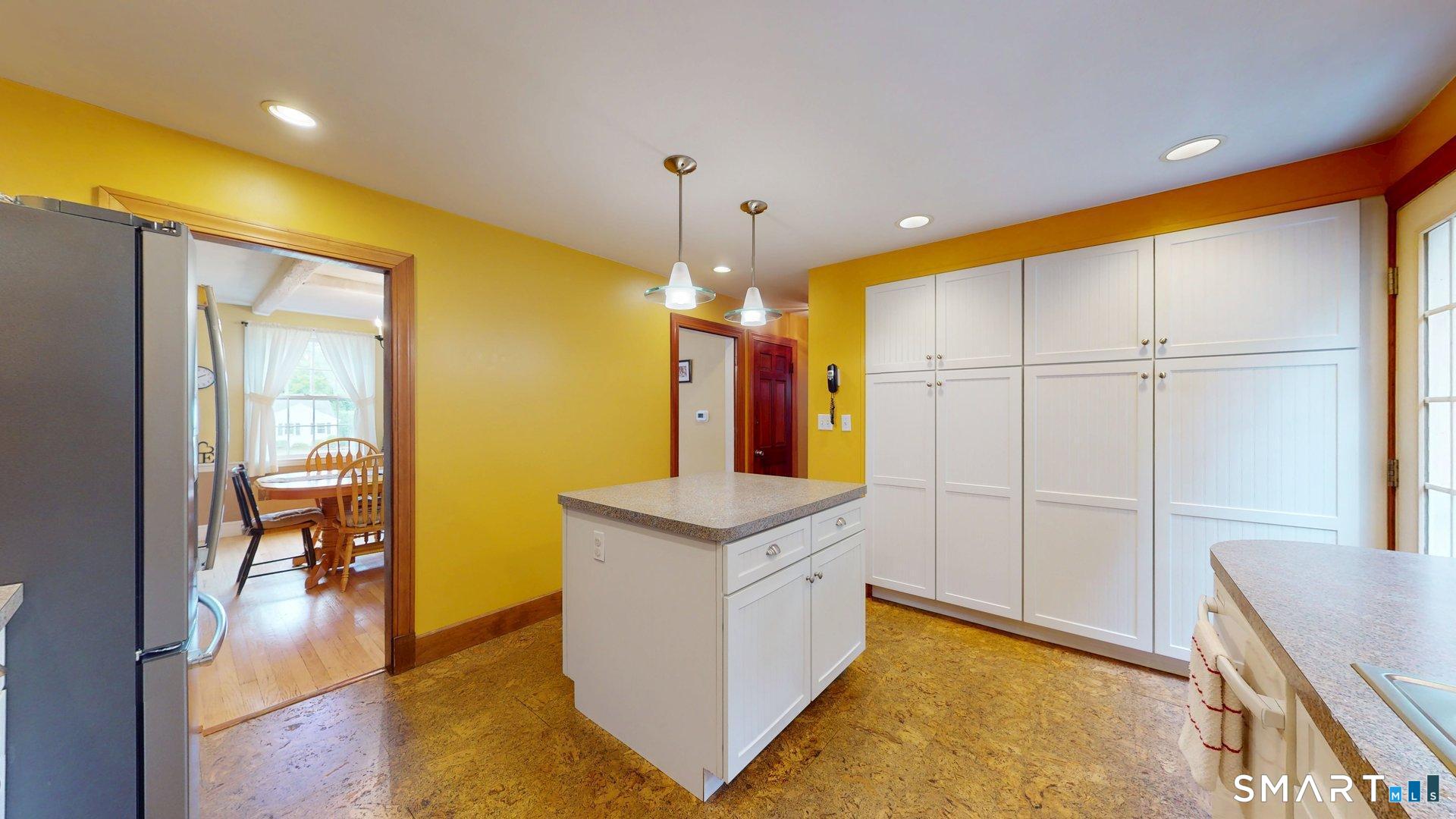8 Bridge Lane Enfield, CT 06082 - Photo 6 of 40