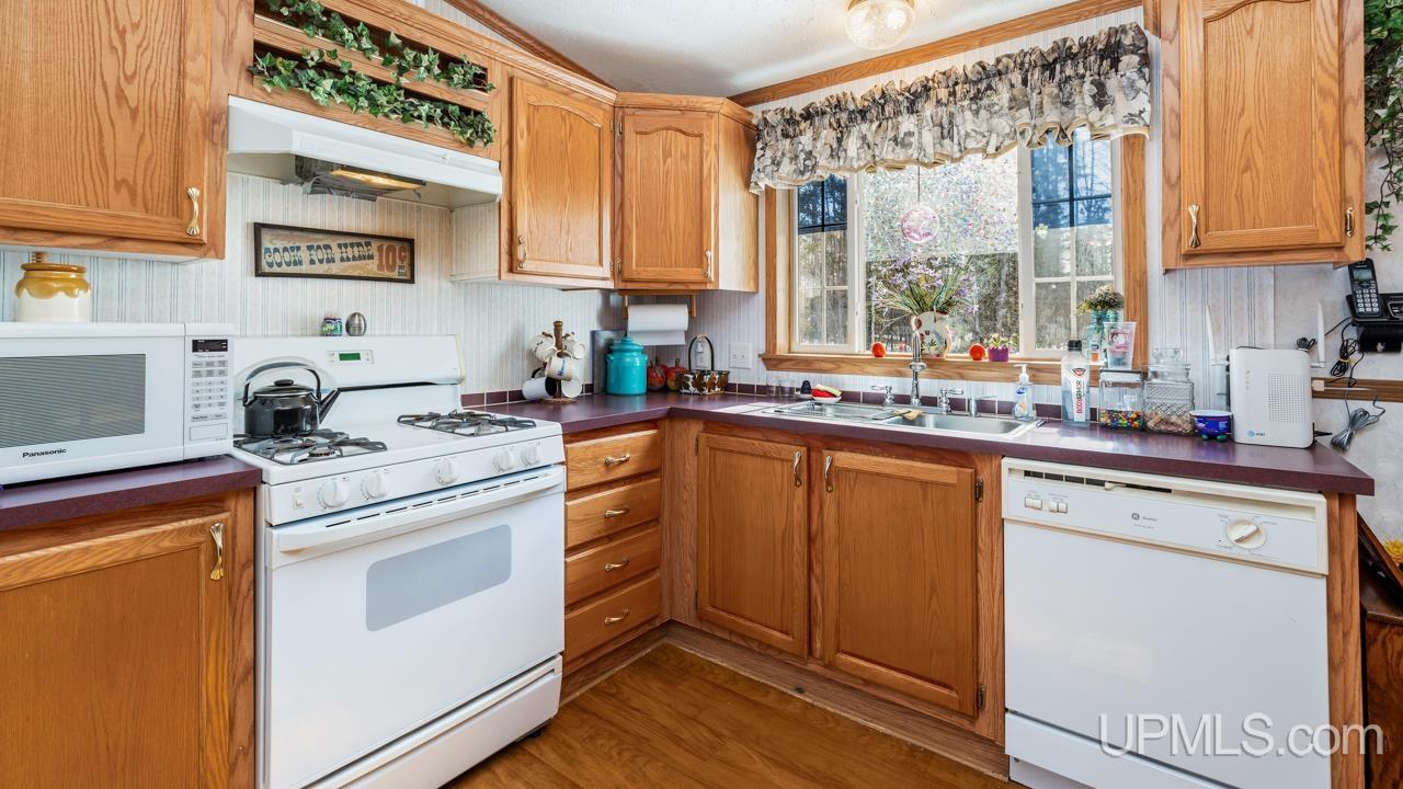 N16184 French Town Road Hermansville, MI 49847 - Photo 6 of 33