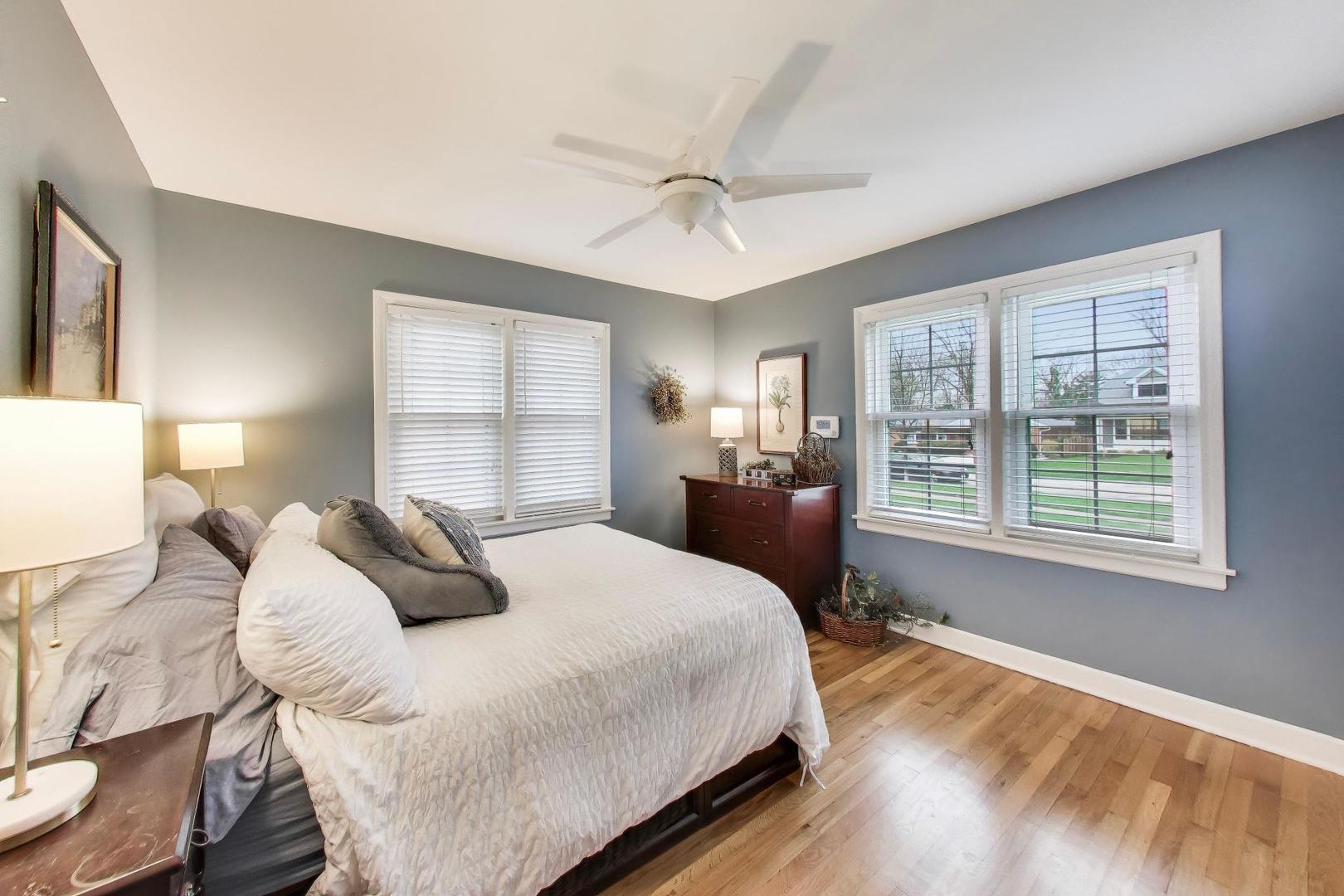 511 South Hi Lusi Avenue Mount Prospect, IL 60056 - Photo 25 of 51 a bedroom with a bed and window