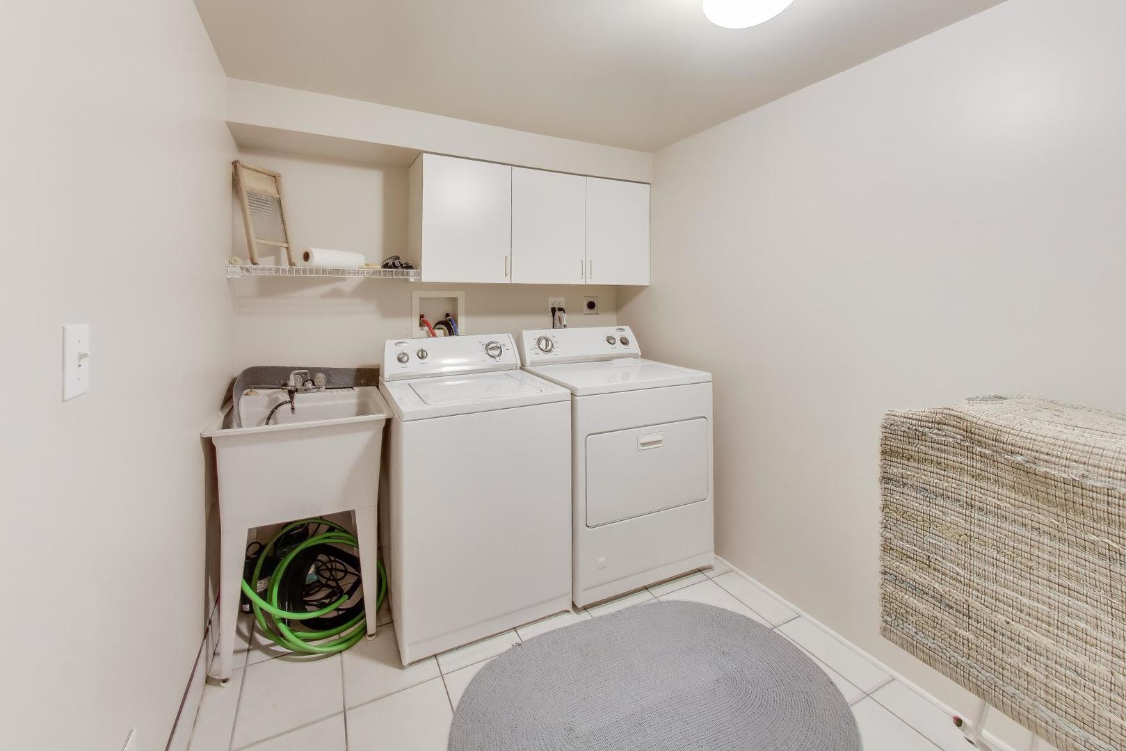 511 South Hi Lusi Avenue Mount Prospect, IL 60056 - Photo 35 of 51 a utility room with dryer and washer