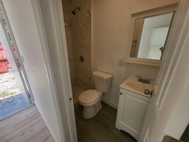 $500,000 | 5019 Northeast 19th Terrace, Pompano Beach, FL 33064