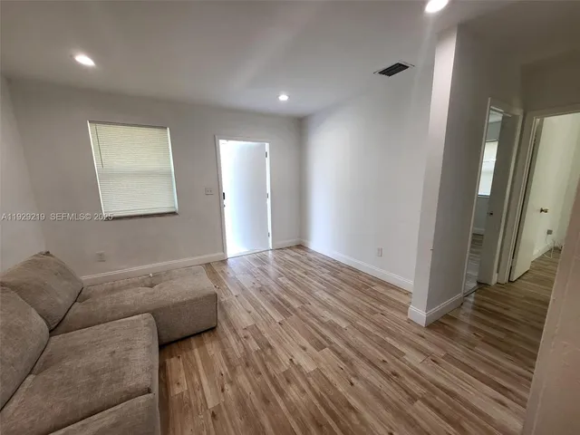 $500,000 | 5019 Northeast 19th Terrace, Pompano Beach, FL 33064