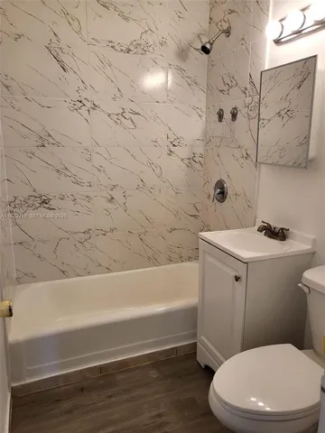 $500,000 | 5019 Northeast 19th Terrace, Pompano Beach, FL 33064