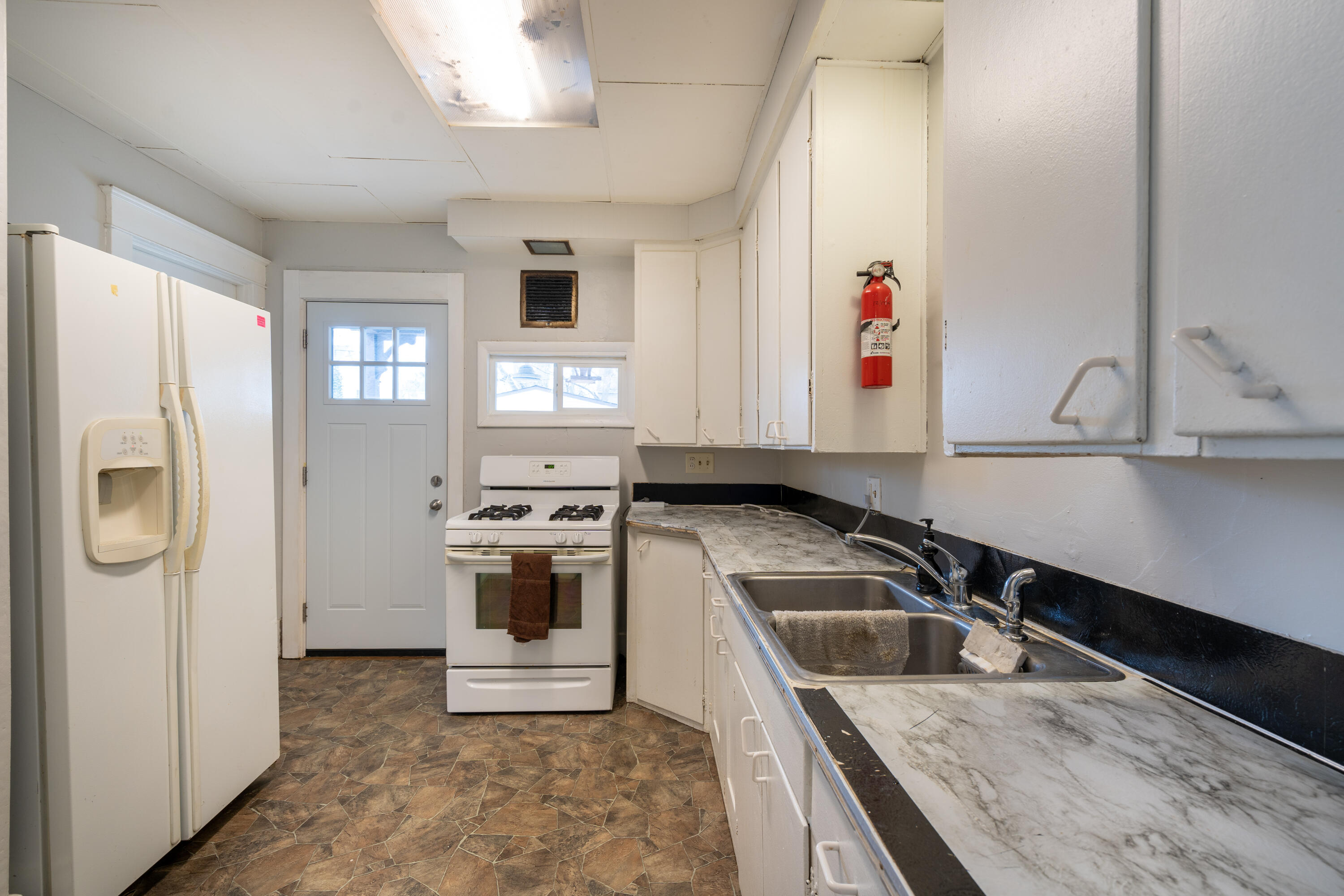 608 Reed Street Kalamazoo, MI 49001 - Photo 11 of 24 Kalamazoo bi-level (4 of 23)