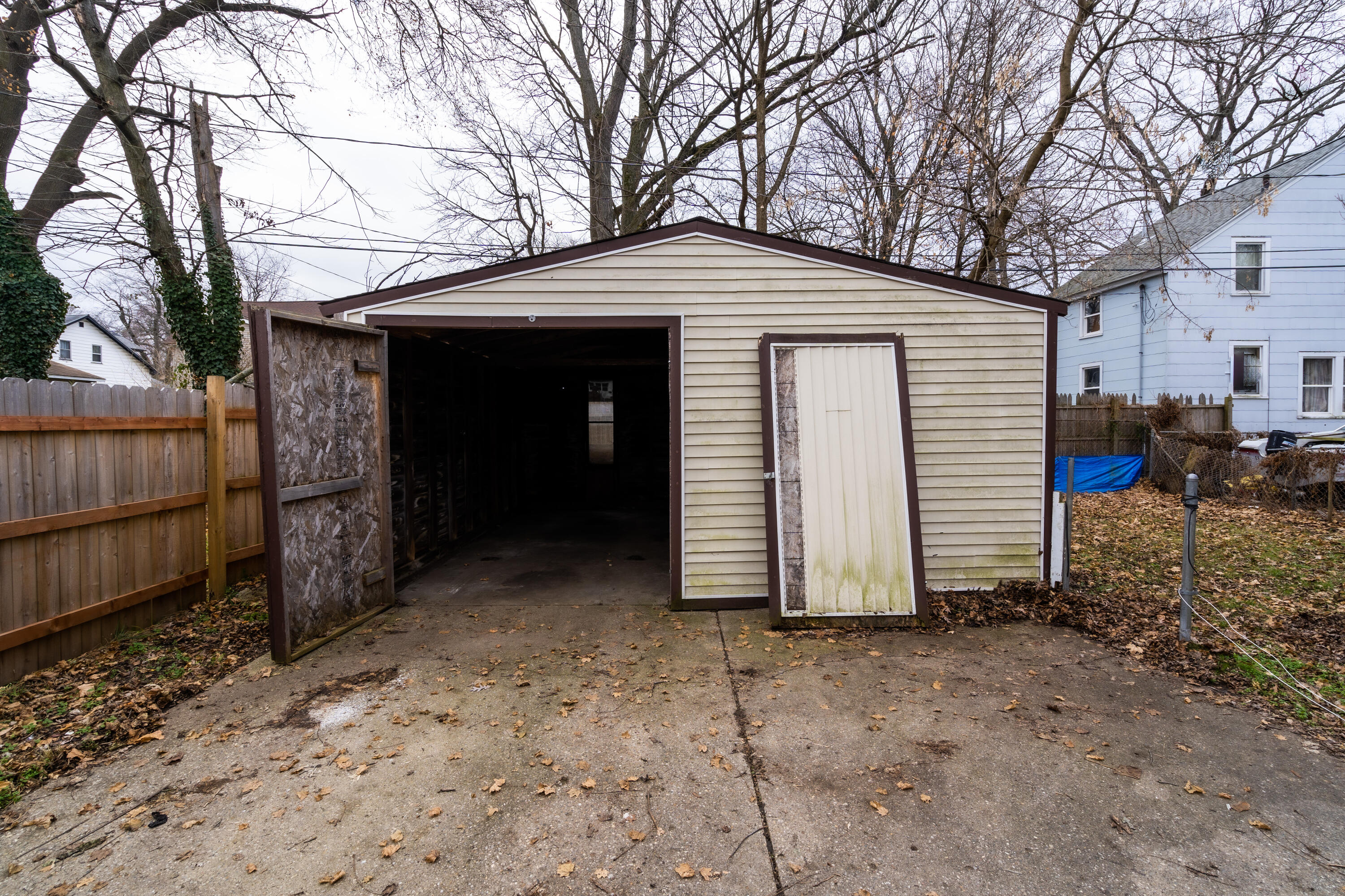 608 Reed Street Kalamazoo, MI 49001 - Photo 4 of 24 Kalamazoo bi-level (20 of 23)