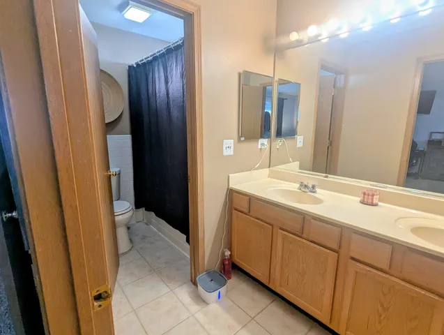 $2,650 | 1080 Noelle Bend, Lake In The Hills, IL 60156