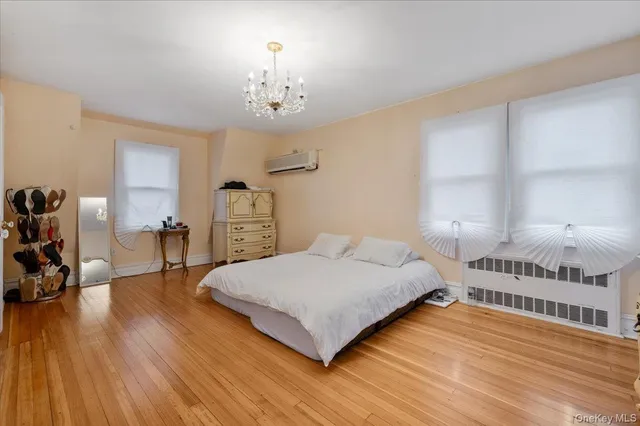 $2,999,999 | 136 Linden Street, Woodmere, NY 11598