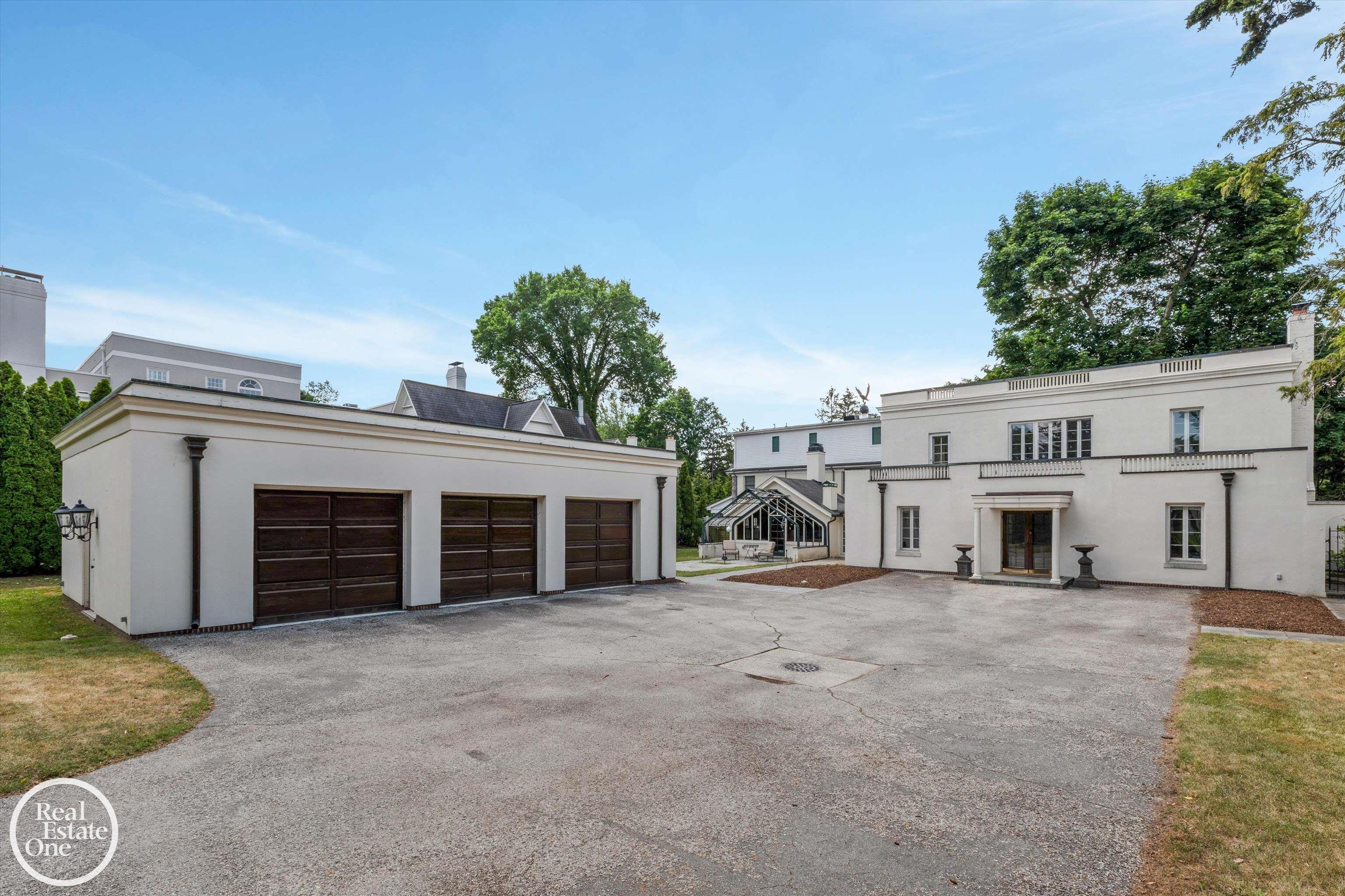 277 Lincoln Road Grosse Pointe, MI 48230 - Photo 3 of 63