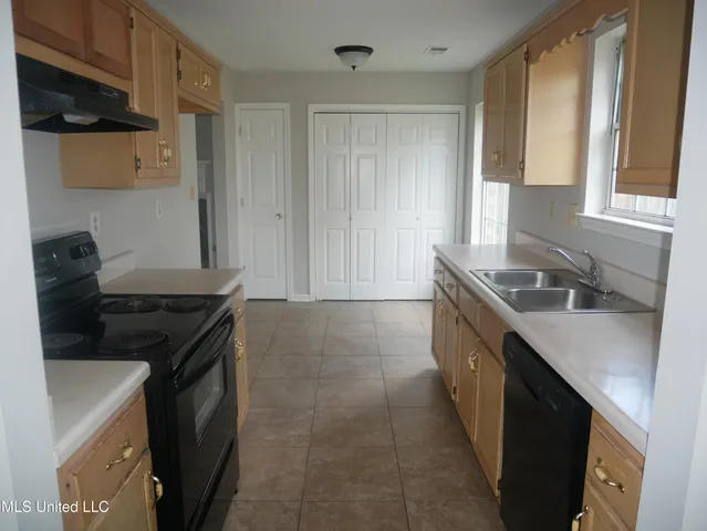 $1,395 | 7595 West Caitlyn Circle, Horn Lake, MS 38637