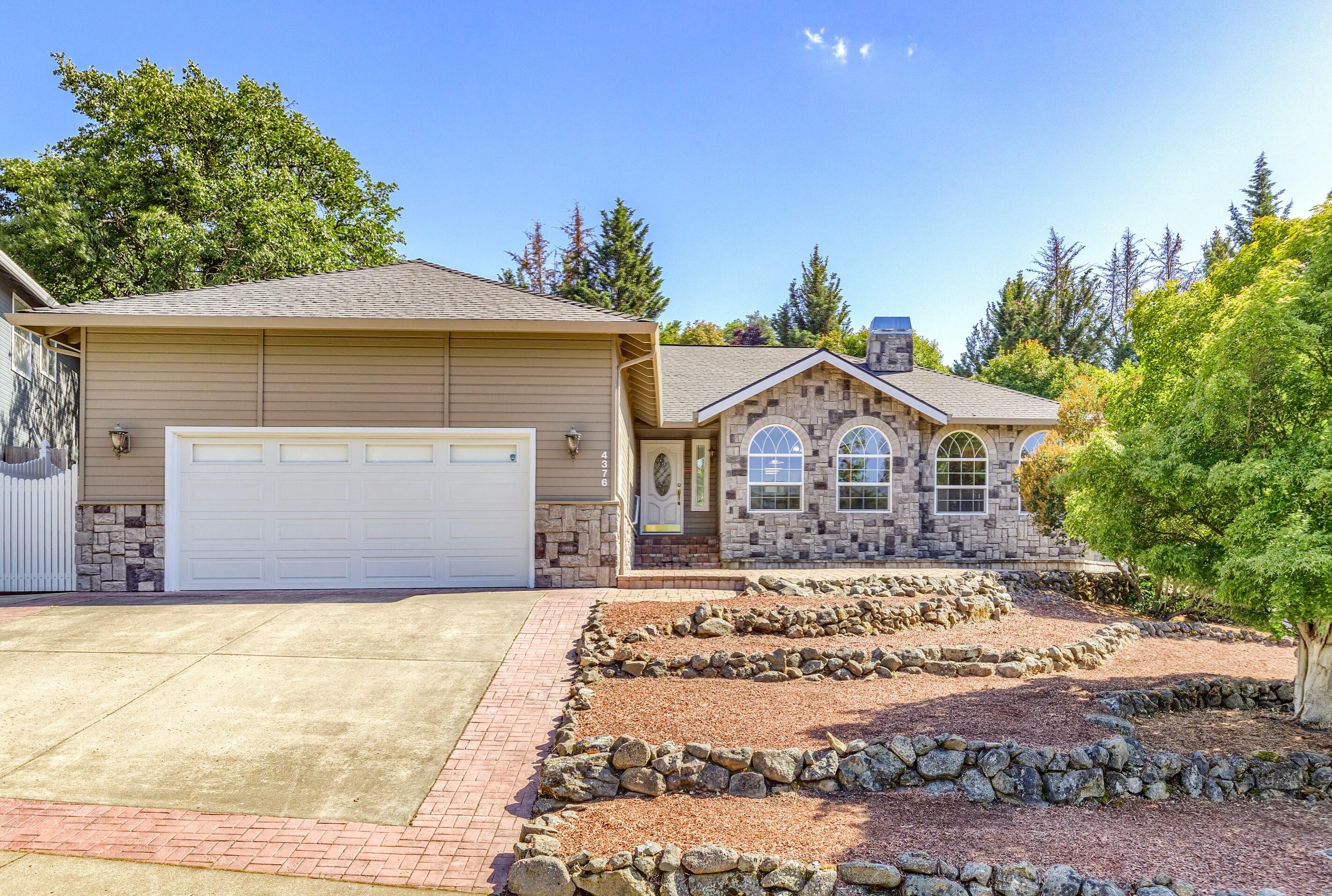 4376 Innsbruck Ridge Medford, OR 97504 - Photo 1 of 52 Front