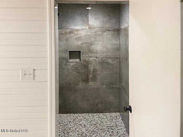 3632 Highway 25 Iuka, MS 38852 - Photo 13 of 16 hwy25primary shower