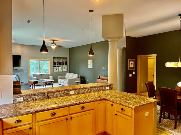 $439,500 | N51-w34861 Wisconsin Avenue, Unit 1116, Okauchee, WI 53069