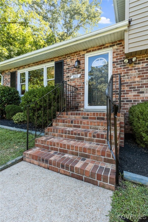 1601 Olde Coalmine Road Midlothian, VA 23113 - Photo 5 of 40 a front view of a house with a yard