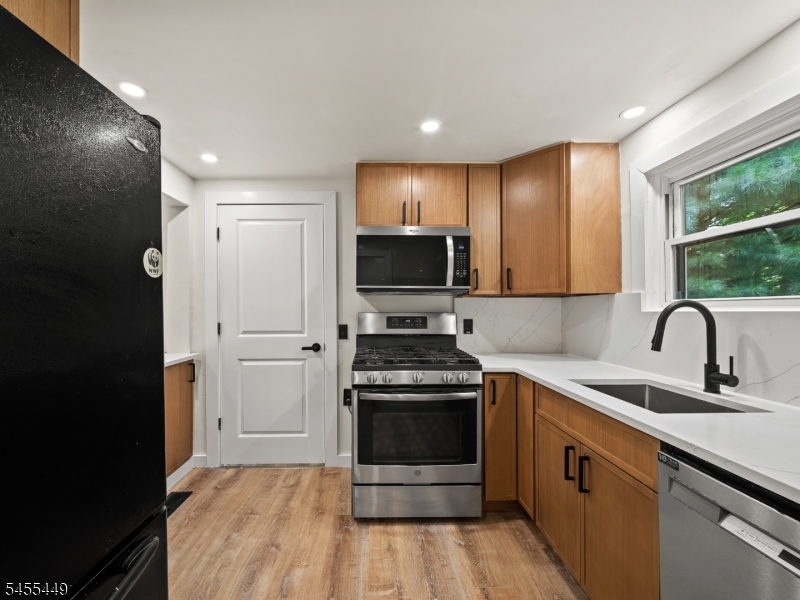 787 Tabor Road Morris Plains, NJ 07950 - Photo 8 of 29 Gallery Image 8