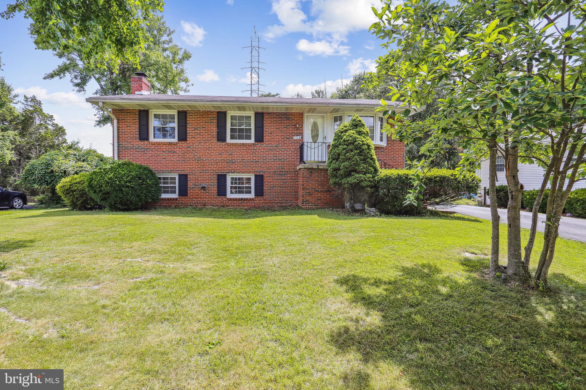 308 Williamsburg Road Sterling, VA 20164 - Photo 1 of 24
