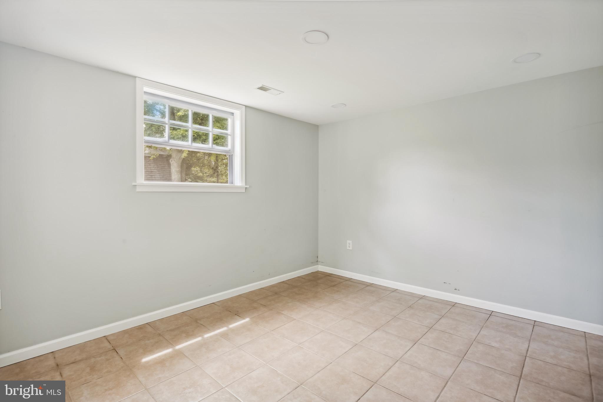 308 Williamsburg Road Sterling, VA 20164 - Photo 14 of 24