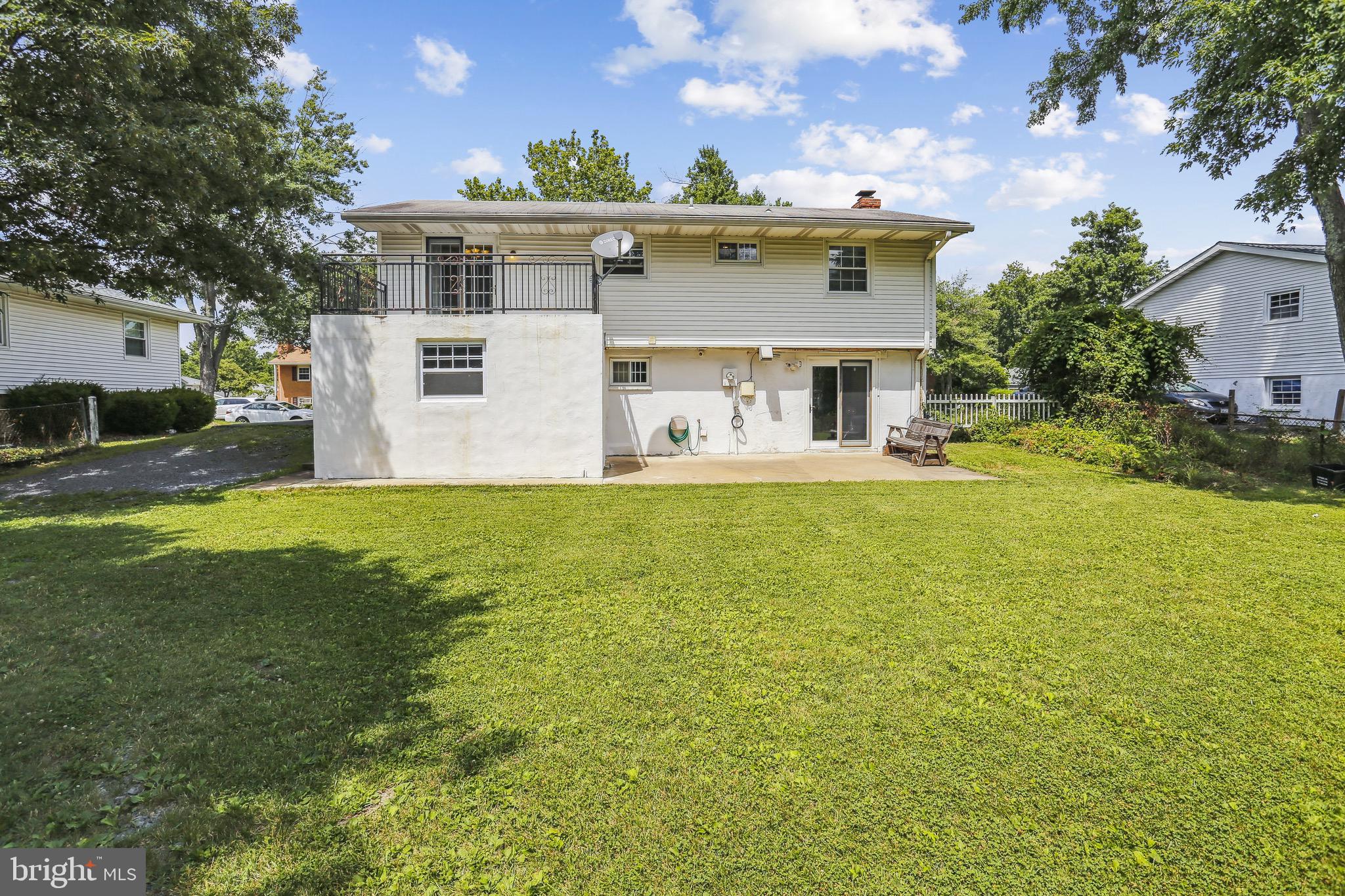 308 Williamsburg Road Sterling, VA 20164 - Photo 3 of 24